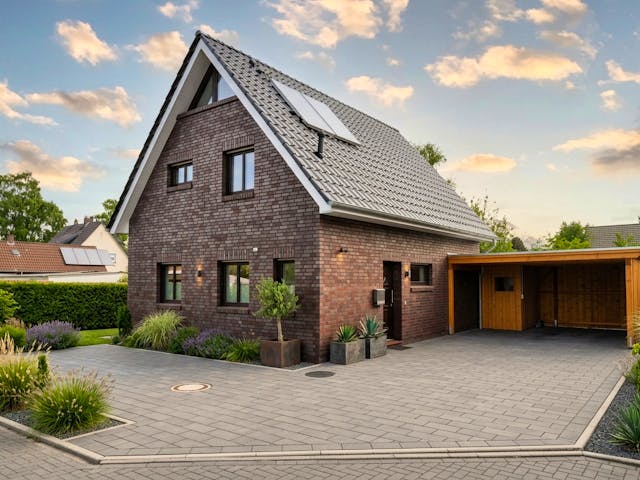 Massivhaus Satteldach 131 von AMR-Wohnbau Schlüsselfertig ab 291000€, Satteldach-Klassiker Außenansicht 1