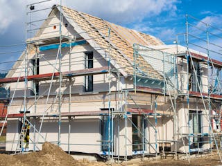 Haus selber bauen, Rohbau, Hausbau, Neubau, Foto: Jeanette Dietl / stock.adobe.com