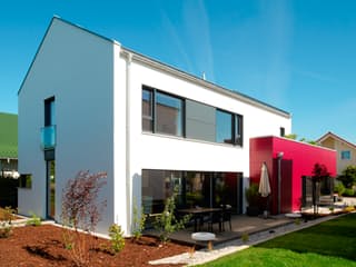 Fertighaus Musterhaus GenerationX von FischerHaus Schlüsselfertig ab 358342€, Satteldach-Klassiker Außenansicht 3