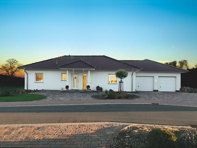Fertighaus Pli von Fingerhut Haus Schlüsselfertig ab 403661€, Bungalow Außenansicht 1