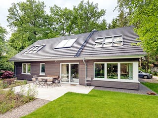 Fertighaus Jesteburg von Bardowicks.Haus und Holzbau Schlüsselfertig ab 650000€, Satteldach-Klassiker Außenansicht 1