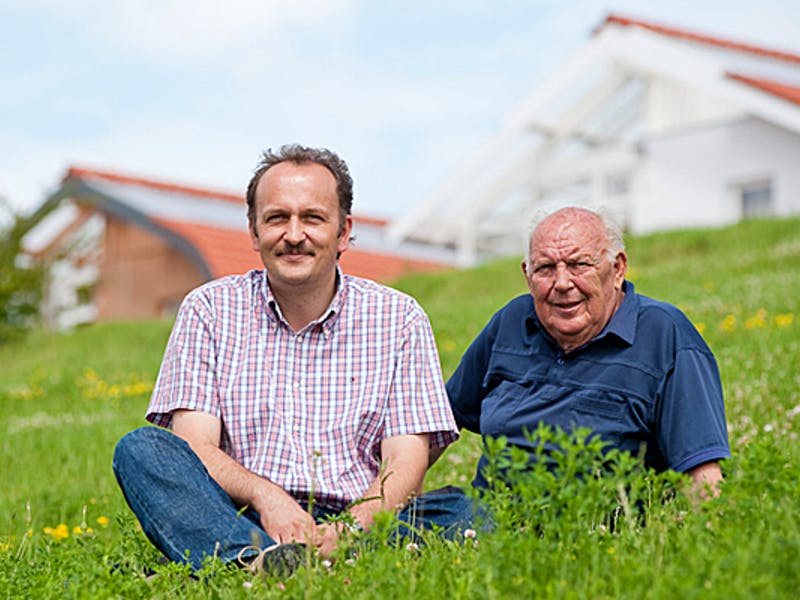 Dienstleister Bio-Solar-Haus Klaus Becher und sein Neffe von Bio-Solar-Haus