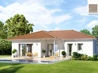 Massivhaus Bungalow Vita von Kern-Haus Schlüsselfertig ab 355900€, Bungalow Außenansicht 1