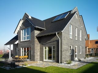 Fertighaus Carina - MH Langenhagen von GUSSEK HAUS Schlüsselfertig ab 532000€, Satteldach-Klassiker Außenansicht 1