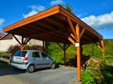Carport selber bauen, Carport aus Holz, Foto: Herrmann / stock.adobe.com