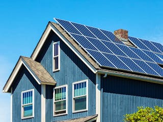 csm_Eigenverbrauch_Solarstrom_jhorrocks_iStock-582260862_f88b5d54b2.jpg