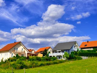 csm_Grenzbebauung_Wohnsiedlung_Fotolia_flohjoh_73c3e0573a.jpg