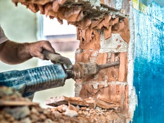 csm_Sanierung_Renovierung_iStock_GregorBister_7c4b724692.jpg