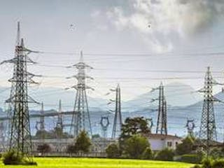 Strom, Hochspannungsleitungen, Energie selbst erzeugen, Foto: miklajn / iStock Strom, Hochspannungsleitungen, Energie selbst erzeugen, Foto: miklajn / iStock