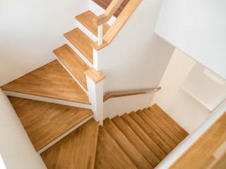 csm_Treppenberechnung_Treppenhaus_AdobeStock_fotolismthai_53f785f033.jpg