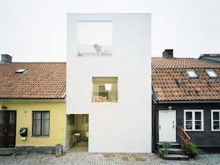 csm_kleines_Haus_Grundstueck_weiß_Elding_Oscarson_31af8ddd9f.jpg