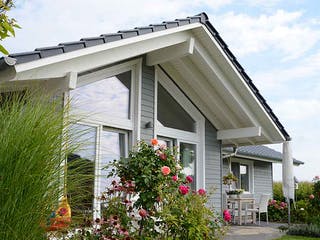 Fertighaus Natalie (KfW-Effizienzhaus 40 EE) von Dammann-Haus Schlüsselfertig ab 392000€, Bungalow Außenansicht 2