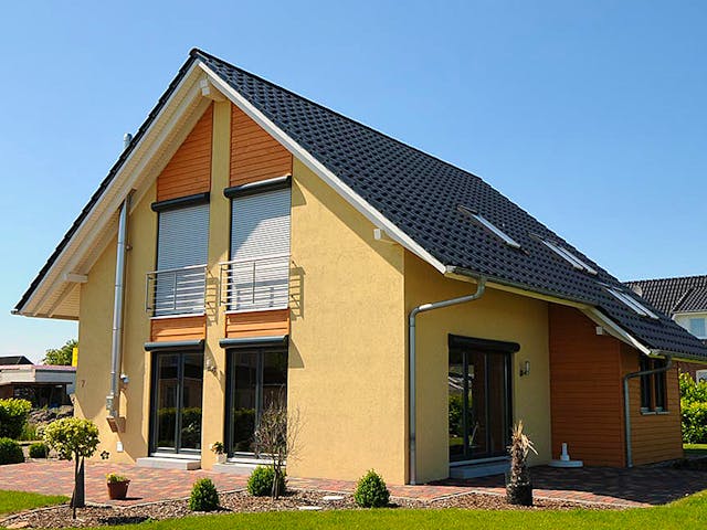 Fertighaus Steffy (KfW-Effizienzhaus 40 EE) von Dammann-Haus Schlüsselfertig ab 336800€, Satteldach-Klassiker Außenansicht 1 Fertighaus Steffy (KfW-Effizienzhaus 40 EE) von Dammann-Haus Schlüsselfertig ab 336800€, Satteldach-Klassiker Außenansicht 1