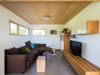 Blockhaus D140 Sinn von Frammelsberger Holzbau, Satteldach-Klassiker Innenansicht 1