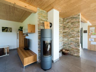 Blockhaus D140 Sinn von Frammelsberger Holzbau, Satteldach-Klassiker Innenansicht 2