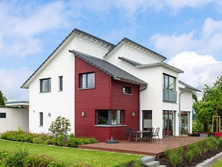 Blockhaus D183 Eisele von Frammelsberger R. Ingenieur-Holzbau, Pultdachhaus Außenansicht 1