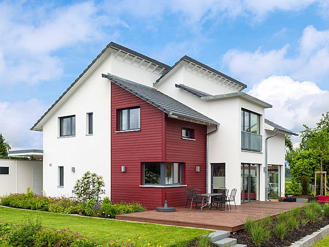 Blockhaus D183 Eisele von Frammelsberger R. Ingenieur-Holzbau, Pultdachhaus Außenansicht 1