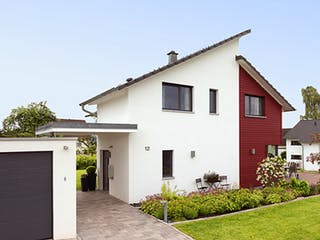 Blockhaus D183 Eisele von Frammelsberger Holzbau, Pultdachhaus Außenansicht 2
