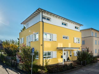 Blockhaus D243 Schmidt von Frammelsberger Holzbau, Cubushaus Außenansicht 2