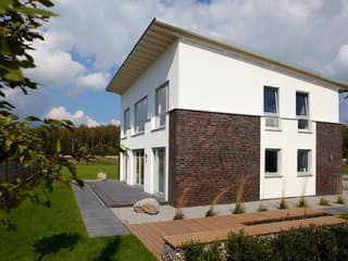 Fertighaus Diana - MH Köln-Frechen von GUSSEK HAUS Schlüsselfertig ab 463400€, Pultdachhaus Außenansicht 3