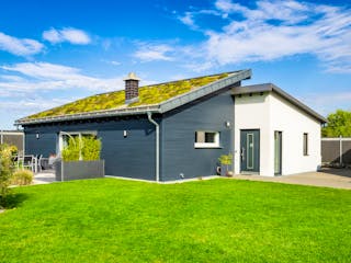 Fertighaus Bungalow Pultdach 145 von LUXHAUS, Bungalow Außenansicht 2