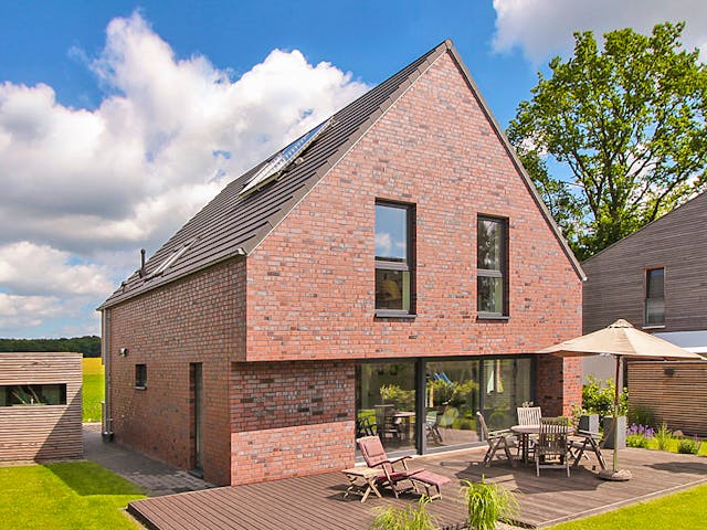 Massivhaus Vario-Haus 140 von ECO System HAUS Schlüsselfertig ab 286000€, Satteldach-Klassiker Außenansicht 1 Massivhaus Vario-Haus 140 von ECO System HAUS Schlüsselfertig ab 286000€, Satteldach-Klassiker Außenansicht 1