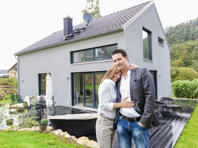 Fertighaus Klassisch 156 von FischerHaus Schlüsselfertig ab 453024€, Satteldach-Klassiker Außenansicht 1 Fertighaus Klassisch 156 von FischerHaus Schlüsselfertig ab 453024€, Satteldach-Klassiker Außenansicht 1