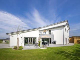 Fertighaus Modern 240 von FischerHaus Schlüsselfertig ab 696960€, Pultdachhaus Außenansicht 1