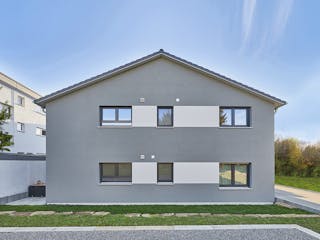 Fertighaus Vierfamilienhaus Meier von Fertighaus WEISS - Mehrfamilienhäuser Schlüsselfertig ab 973233€, Außenansicht 3