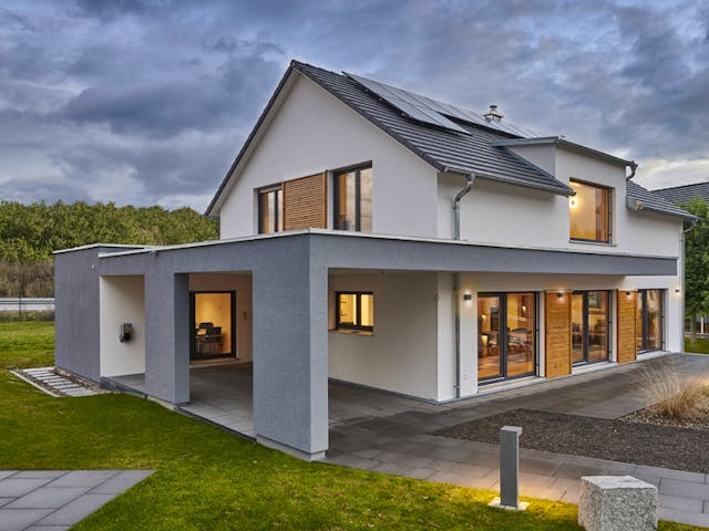 Fertighaus MH Günzburg von WEISS Holzhaus Schlüsselfertig ab 503441€, Satteldach-Klassiker Außenansicht 1