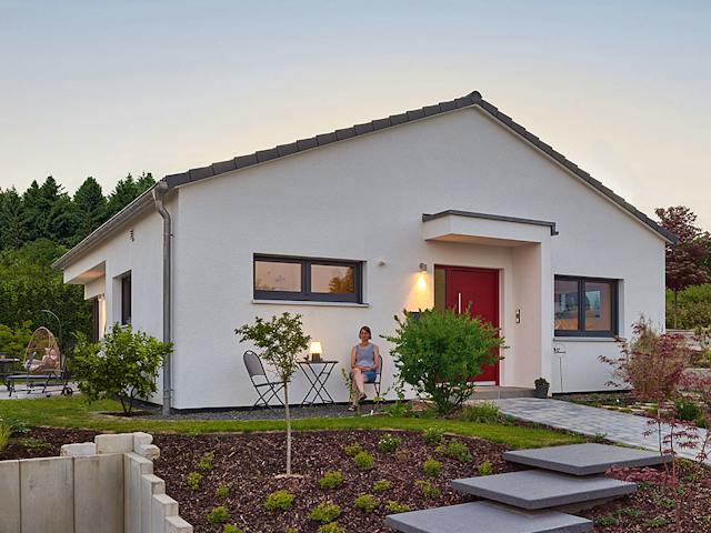 Fertighaus Haus CR von Fertighaus WEISS Schlüsselfertig ab 270693€, Bungalow Außenansicht 1
