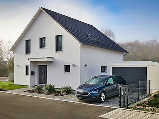 Fertighaus Haus Dahms von Fertighaus WEISS Schlüsselfertig ab 405383€, Satteldach-Klassiker Außenansicht 2