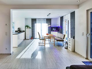 Fertighaus Haus Dahms von Fertighaus WEISS Schlüsselfertig ab 405383€, Satteldach-Klassiker Innenansicht 1