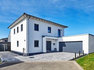Fertighaus Haus Leicht von Fertighaus WEISS Schlüsselfertig ab 411750€, Stadtvilla Außenansicht 2