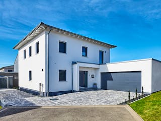 Fertighaus Haus Leicht von Fertighaus WEISS Schlüsselfertig ab 411750€, Stadtvilla Außenansicht 2