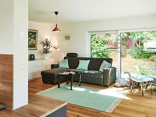 Fertighaus Haus Lenzen von Fertighaus WEISS Schlüsselfertig ab 436223€, Satteldach-Klassiker Innenansicht 1