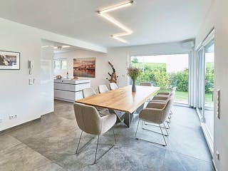 Fertighaus Haus Loh von Fertighaus WEISS Schlüsselfertig ab 559740€, Cubushaus Innenansicht 2