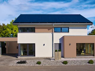 Fertighaus MH Mannheim - FUTURE von Fertighaus WEISS Schlüsselfertig ab 573160€, Satteldach-Klassiker Außenansicht 4