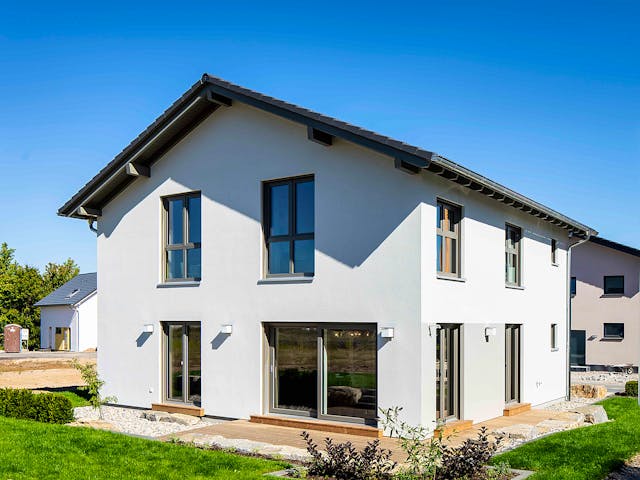 Fertighaus MH Büdingen - ARTIS 302 von FingerHaus Schlüsselfertig ab 405422€, Satteldach-Klassiker Außenansicht 1