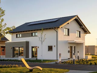 Fertighaus MH Schwarzwald - ARTIS 400 von FingerHaus Schlüsselfertig ab 486260€, Satteldach-Klassiker Außenansicht 4