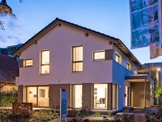 Fertighaus MH Fellbach - MEDLEY 3.0 300 B von FingerHaus Schlüsselfertig ab 498258€, Satteldach-Klassiker Außenansicht 2