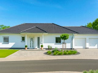 Fertighaus Pli von Fingerhut Haus Schlüsselfertig ab 403661€, Bungalow Außenansicht 1