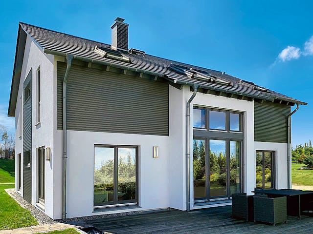 Fertighaus Erlangen von Fingerhut Haus Schlüsselfertig ab 548910€, Satteldach-Klassiker Außenansicht 1