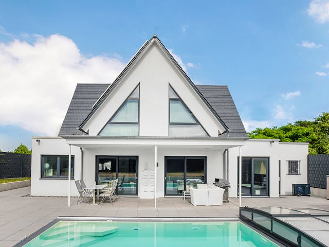 Fertighaus Klino von Fingerhut Haus Schlüsselfertig ab 866070€, Satteldach-Klassiker Außenansicht 1