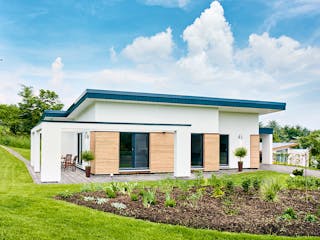Fertighaus Nivelo von Fingerhut Haus Schlüsselfertig ab 482258€, Bungalow Außenansicht 3