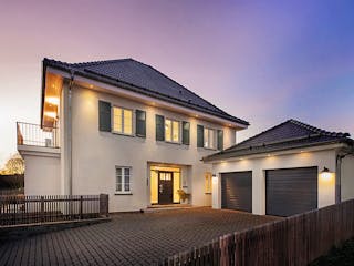 Fertighaus Suro von Fingerhut Haus Schlüsselfertig ab 605649€, Stadtvilla Außenansicht 6