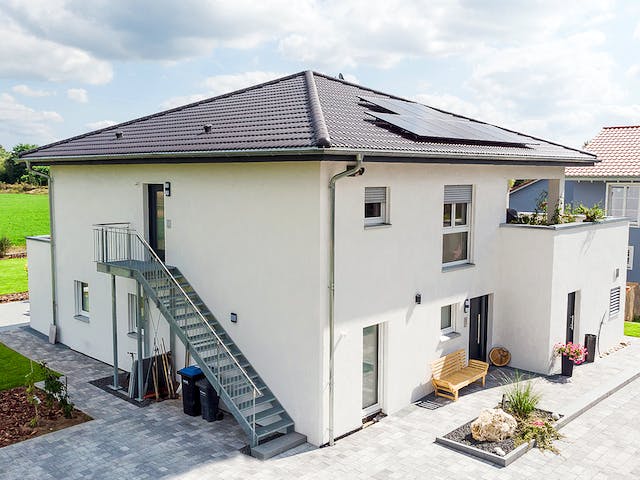 Fertighaus Dreifamilienhaus 241 von FischerHaus Schlüsselfertig ab 1012915€, Stadtvilla Außenansicht 2