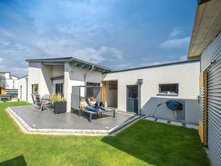 Fertighaus Bungalow 143 von FischerHaus Schlüsselfertig ab 522647€, Bungalow Außenansicht 2