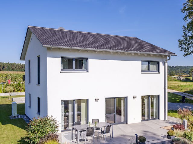 Fertighaus Modern 141 von FischerHaus Schlüsselfertig ab 488796€, Satteldach-Klassiker Außenansicht 1