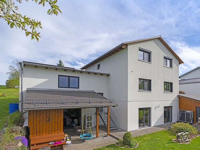 Fertighaus Modern 146 von FischerHaus Schlüsselfertig ab 472006€, Satteldach-Klassiker Außenansicht 2